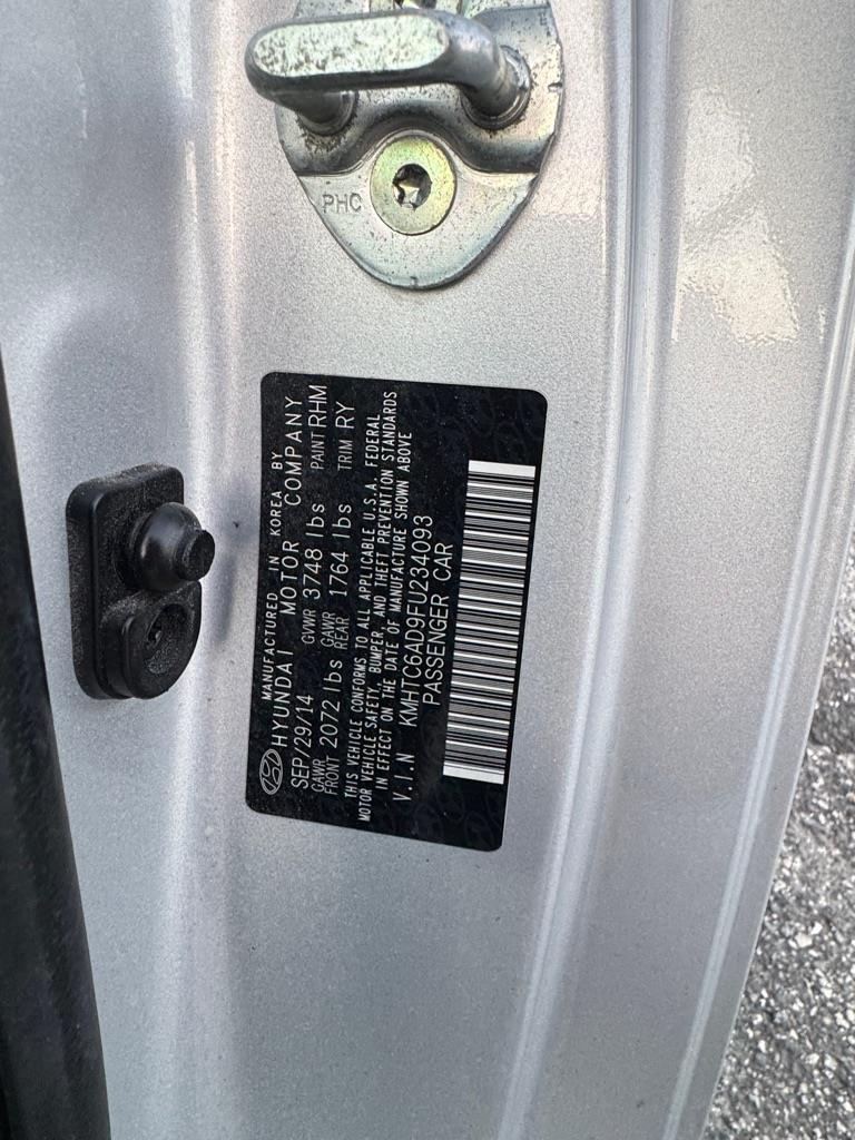 Hyundai Veloster Base 6MT 2015