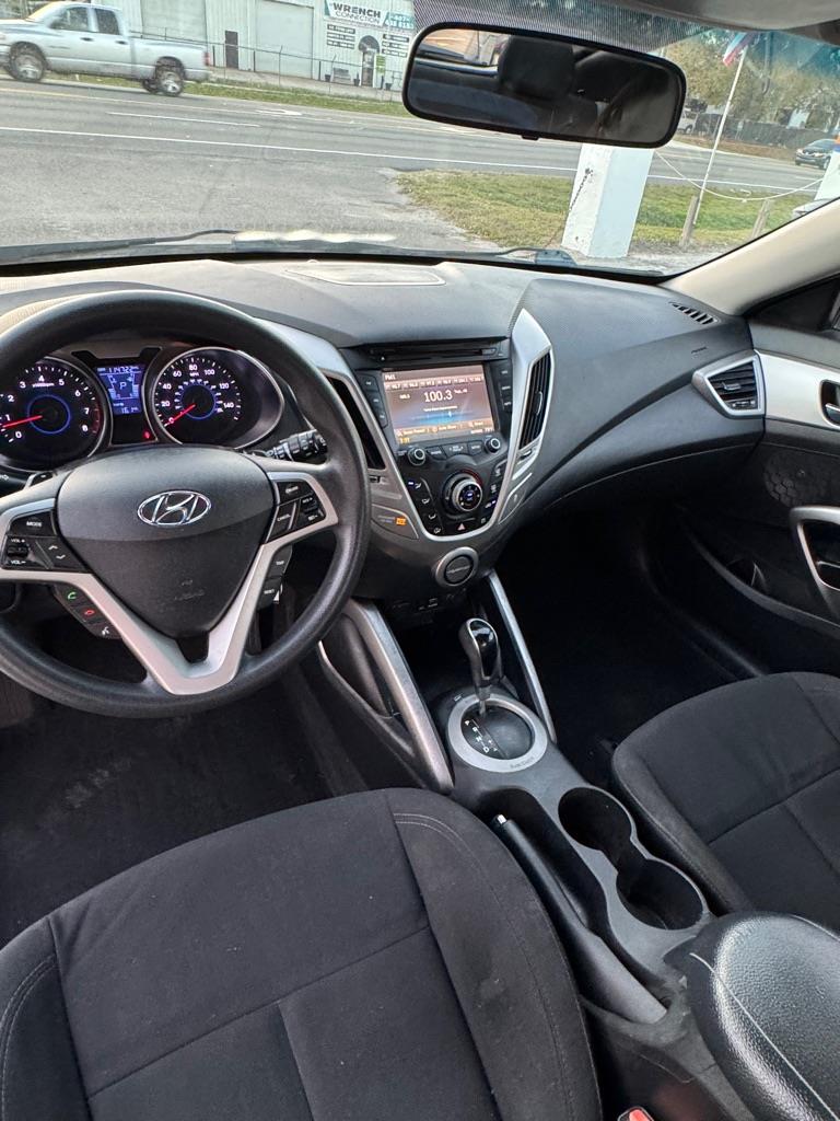 Hyundai Veloster Base 6MT 2015