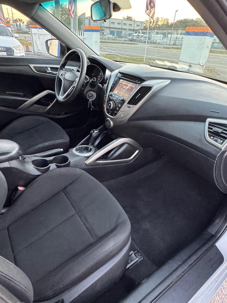 Hyundai Veloster Base 6MT 2015