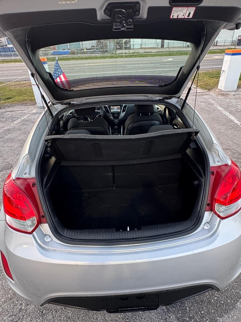 Hyundai Veloster Base 6MT 2015