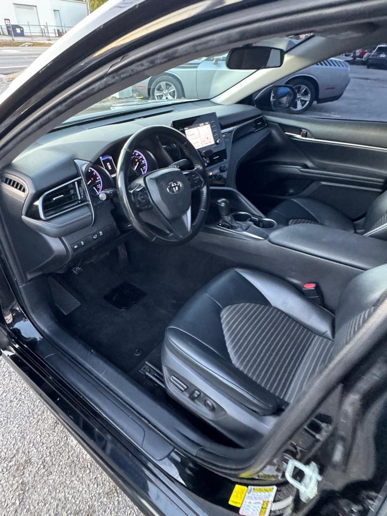 Toyota Camry SE 2021