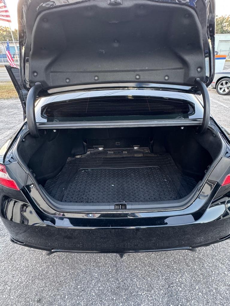 Toyota Camry SE 2021