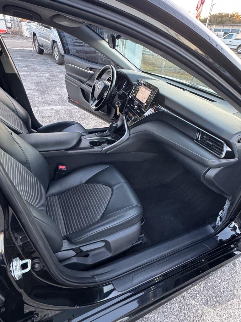 Toyota Camry SE 2021