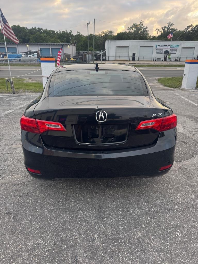 Acura ILX 5-Spd AT 2015