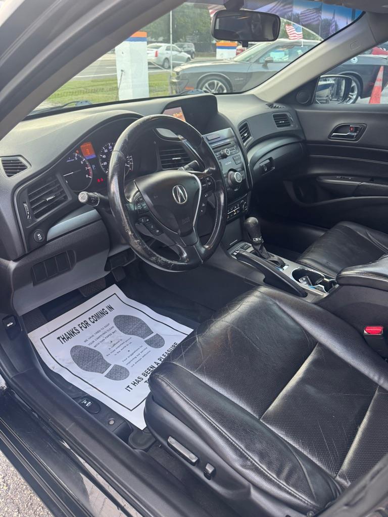 Acura ILX 5-Spd AT 2015