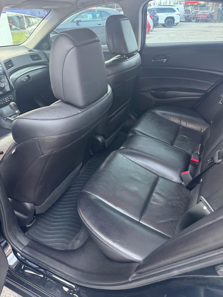 Acura ILX 5-Spd AT 2015