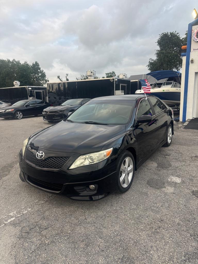 Toyota Camry SE 6-Spd MT 2010