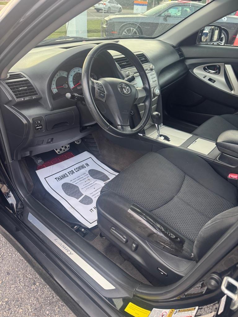 Toyota Camry SE 6-Spd MT 2010