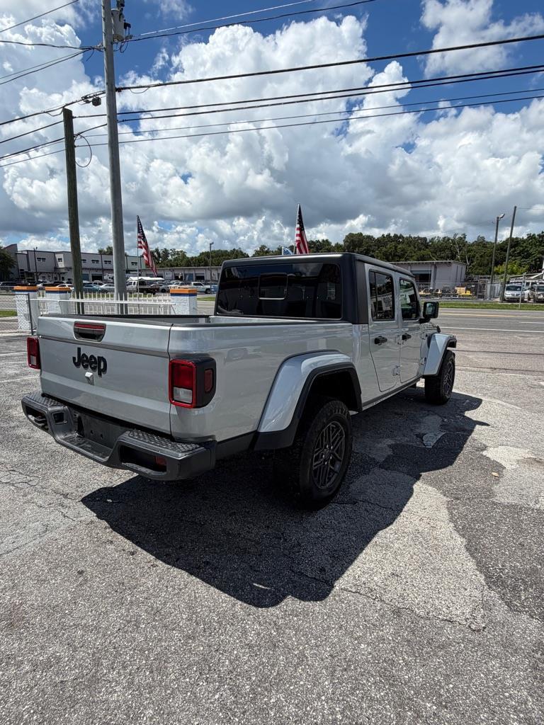 Jeep Gladiator Sport S 2023