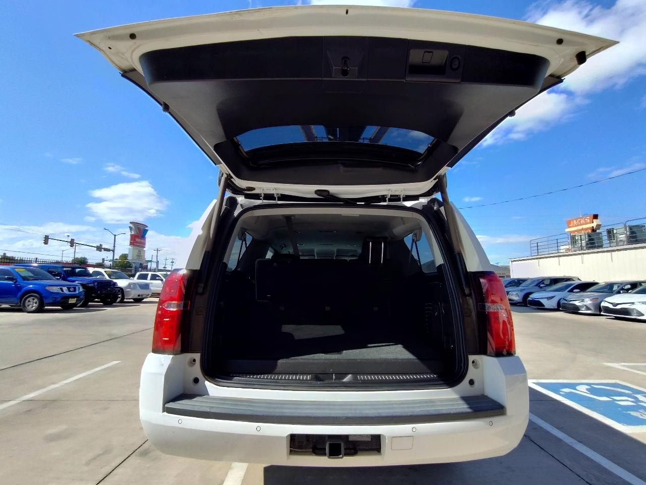 Chevrolet Suburban LT 4WD 2020