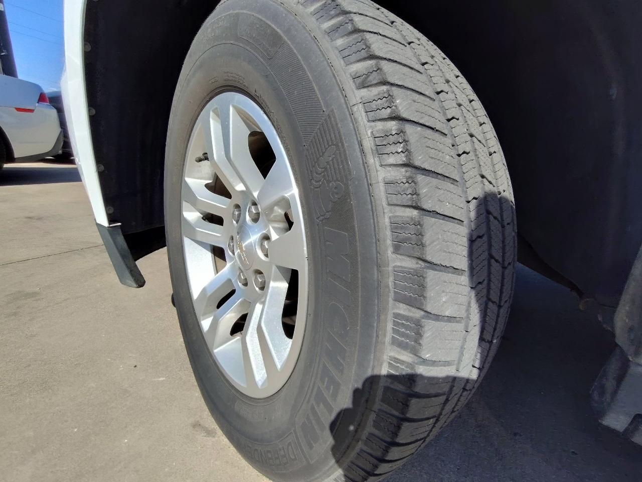 Chevrolet Suburban LT 4WD 2020