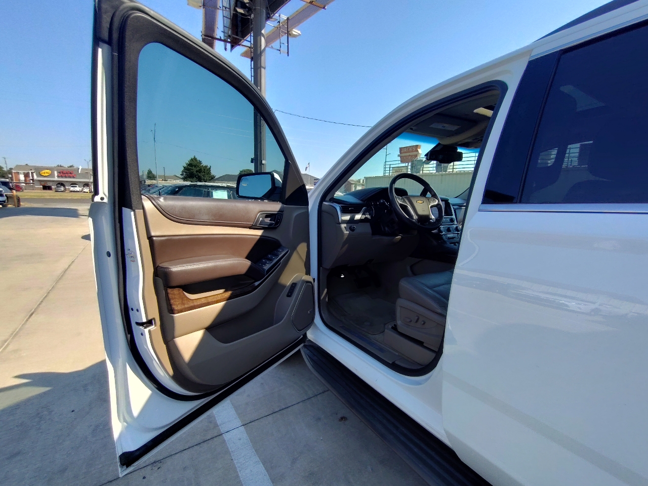 Chevrolet Suburban LT 2WD 2016