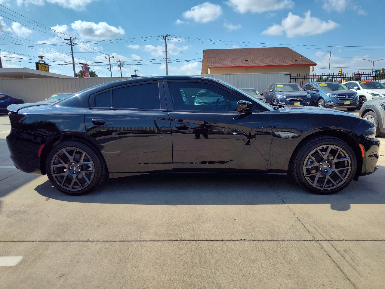2023 Dodge Charger SXT photo 4
