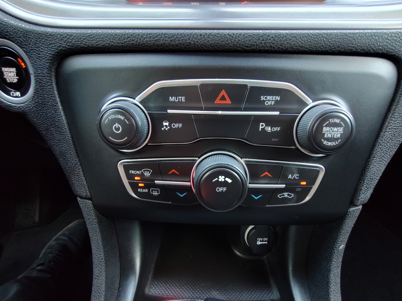 Dodge Charger SXT 4D Sedan 2023