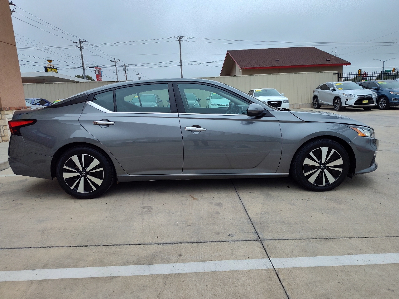 Nissan Altima 2.5 SV Sedan 2022