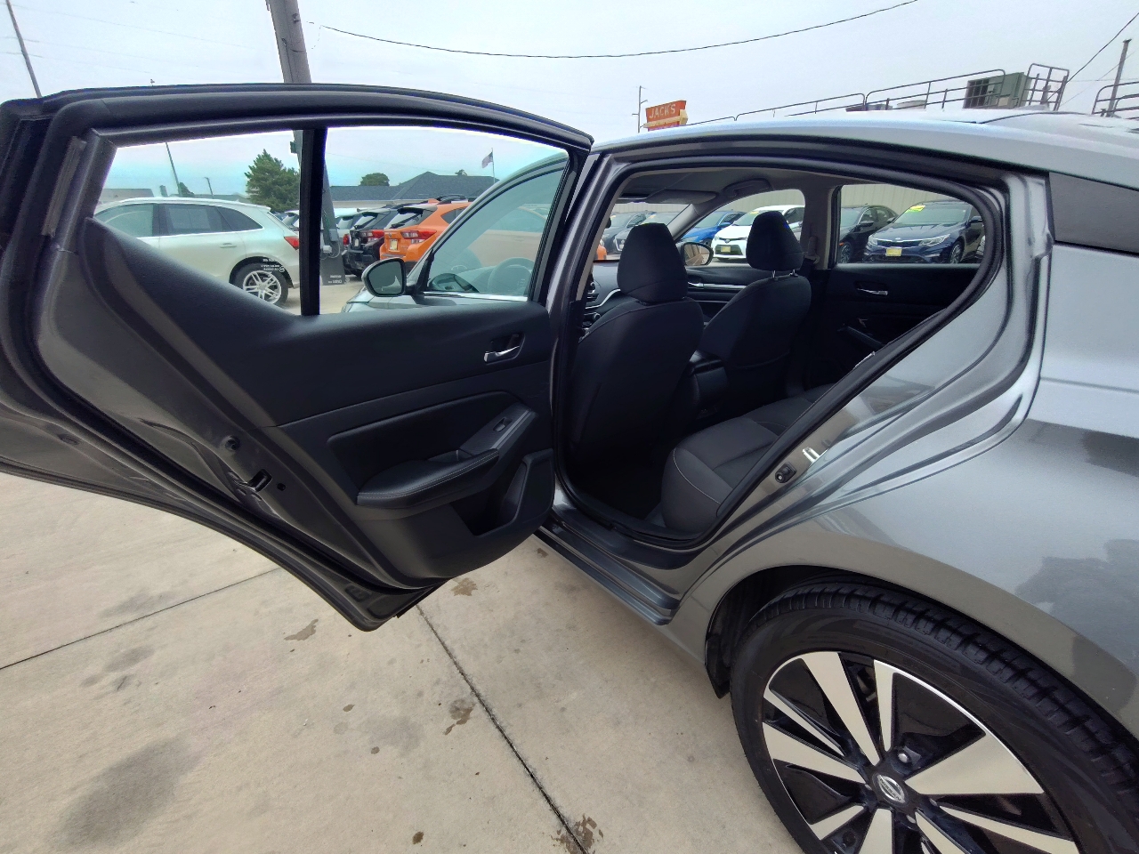 Nissan Altima 2.5 SV Sedan 2022