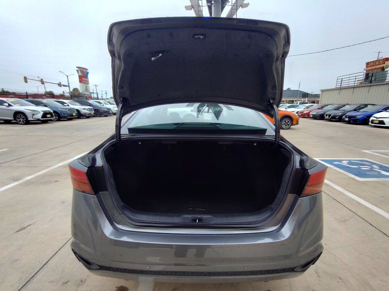 Nissan Altima 2.5 SV Sedan 2022