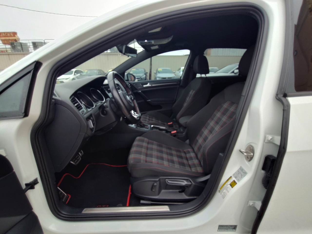 Volkswagen Golf GTI 2.0T 4-Door S DSG 2018