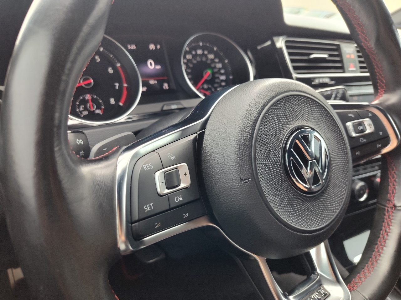 Volkswagen Golf GTI 2.0T 4-Door S DSG 2018