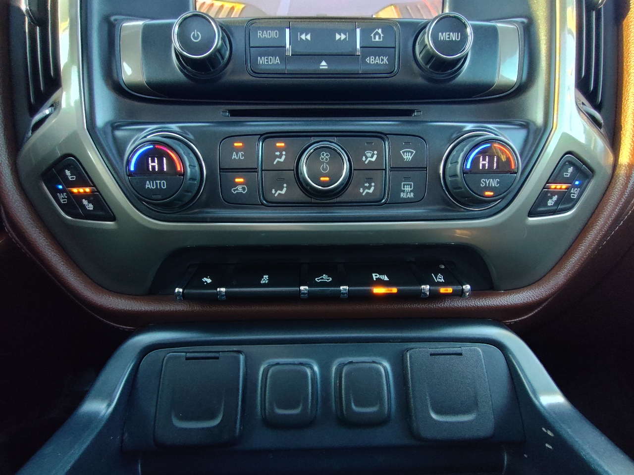 Chevrolet Silverado 1500 High Country Crew Cab 2WD 2014