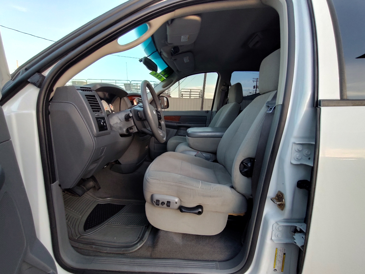 Dodge Ram 1500 SLT Quad Cab 4WD 2006