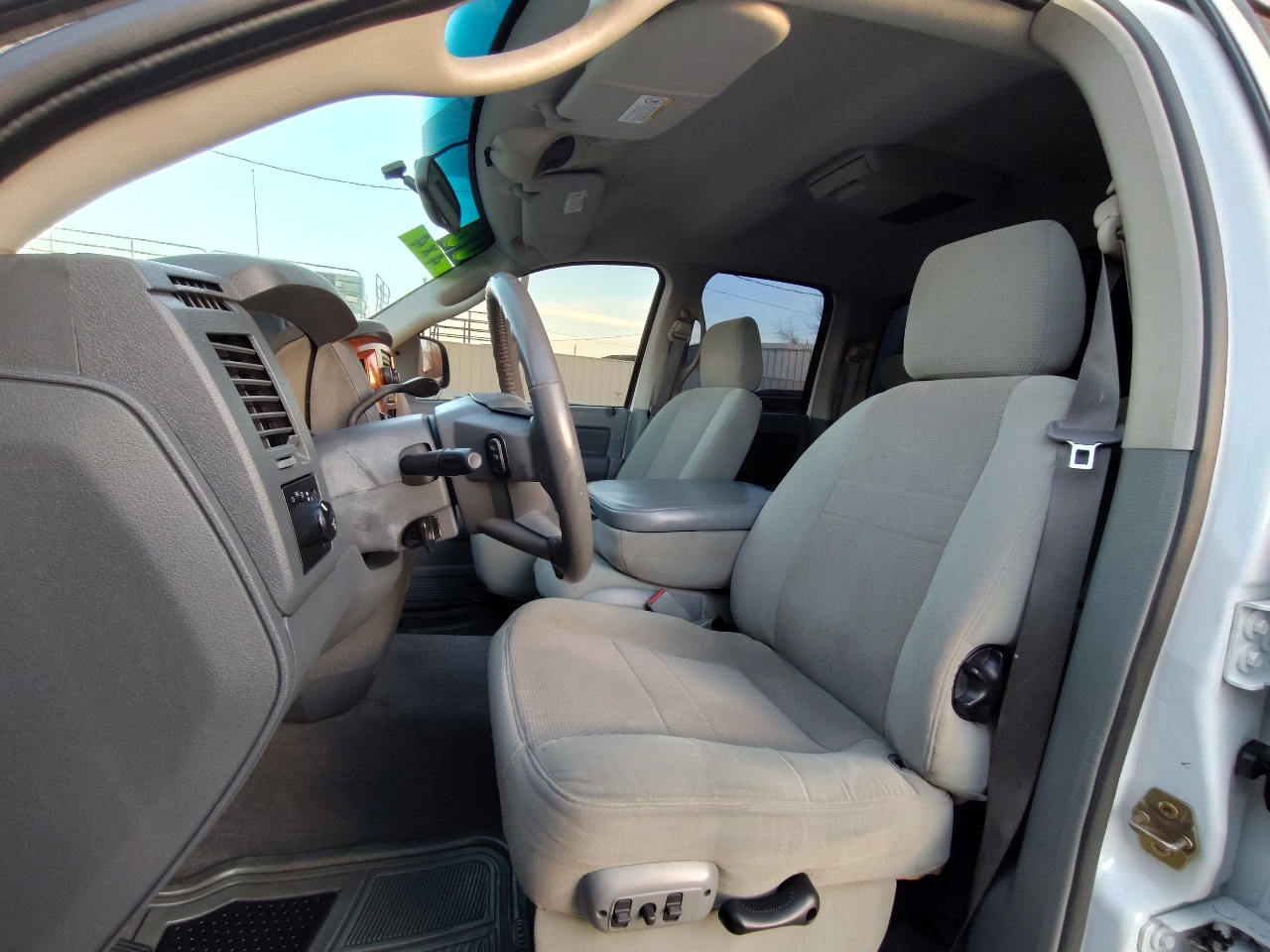 Dodge Ram 1500 SLT Quad Cab 4WD 2006