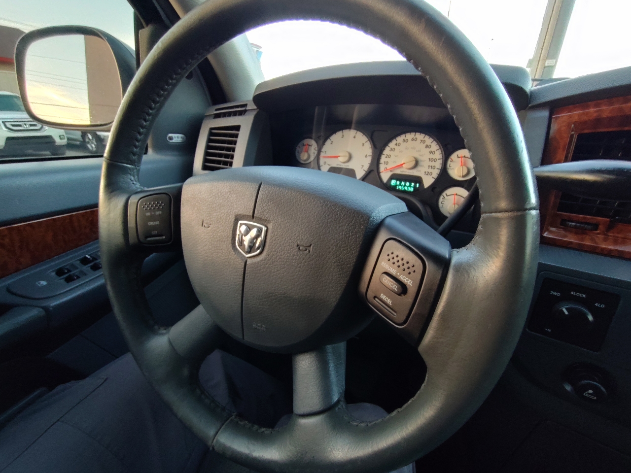 Dodge Ram 1500 SLT Quad Cab 4WD 2006