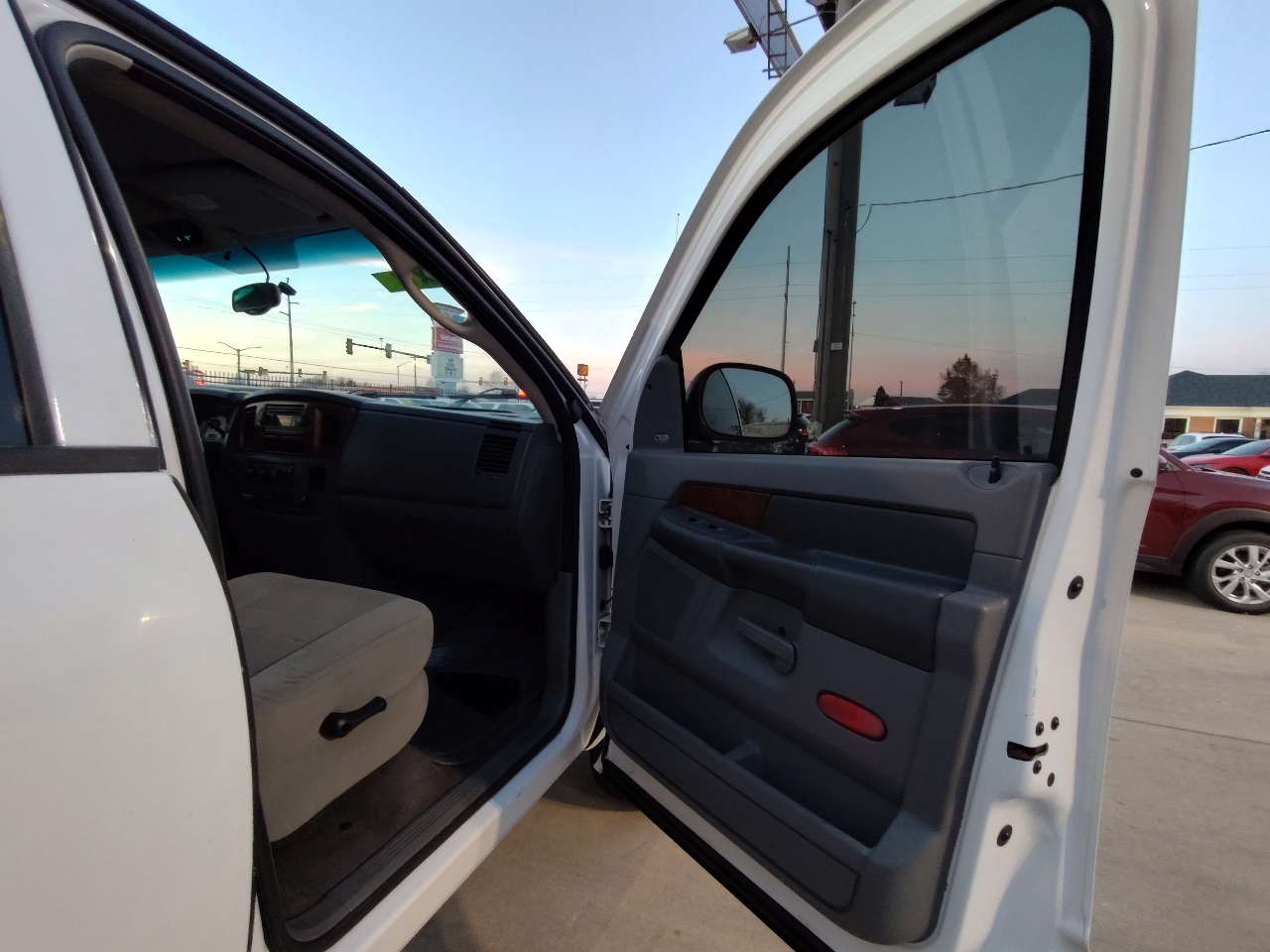 Dodge Ram 1500 SLT Quad Cab 4WD 2006