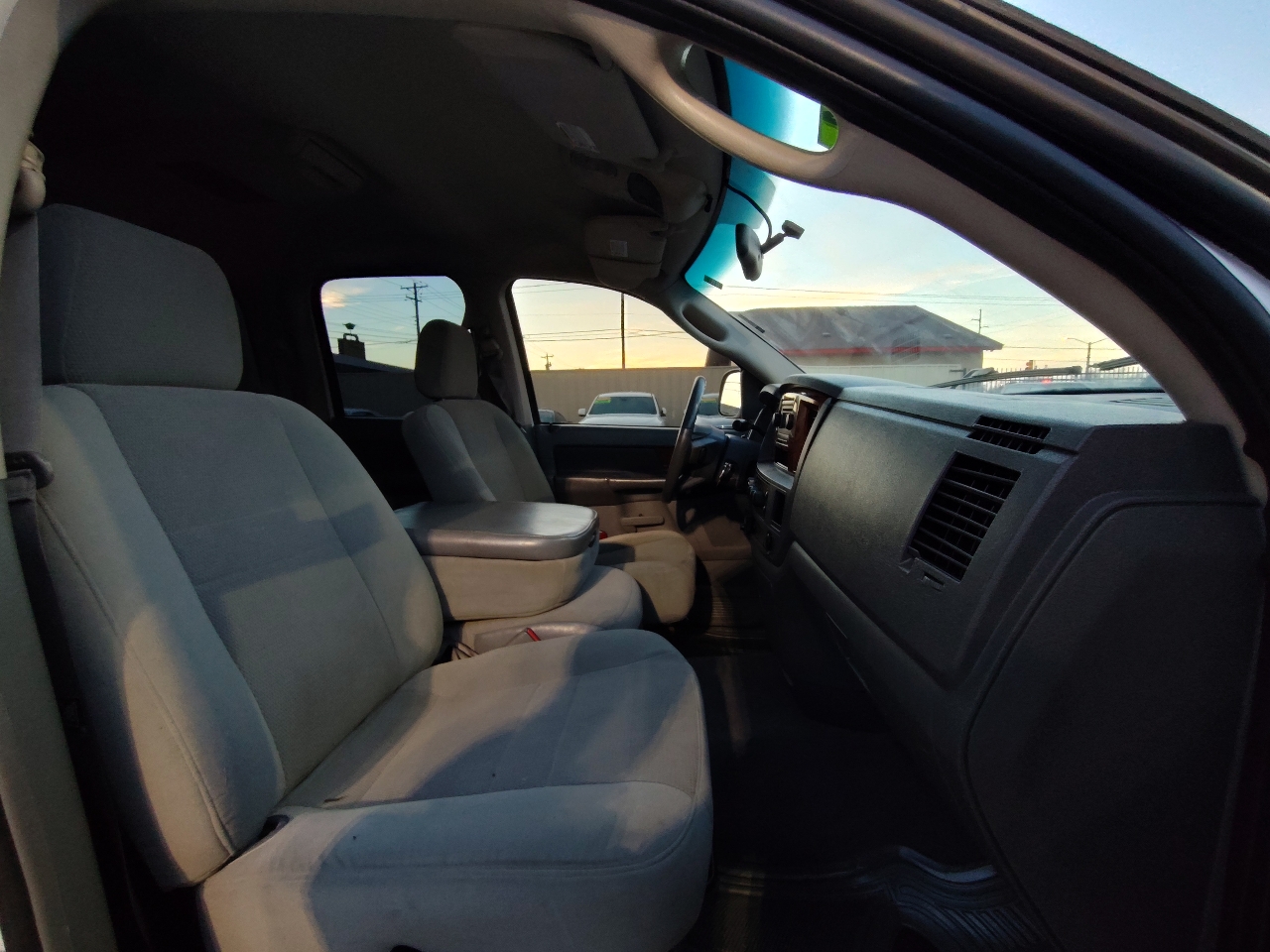 Dodge Ram 1500 SLT Quad Cab 4WD 2006