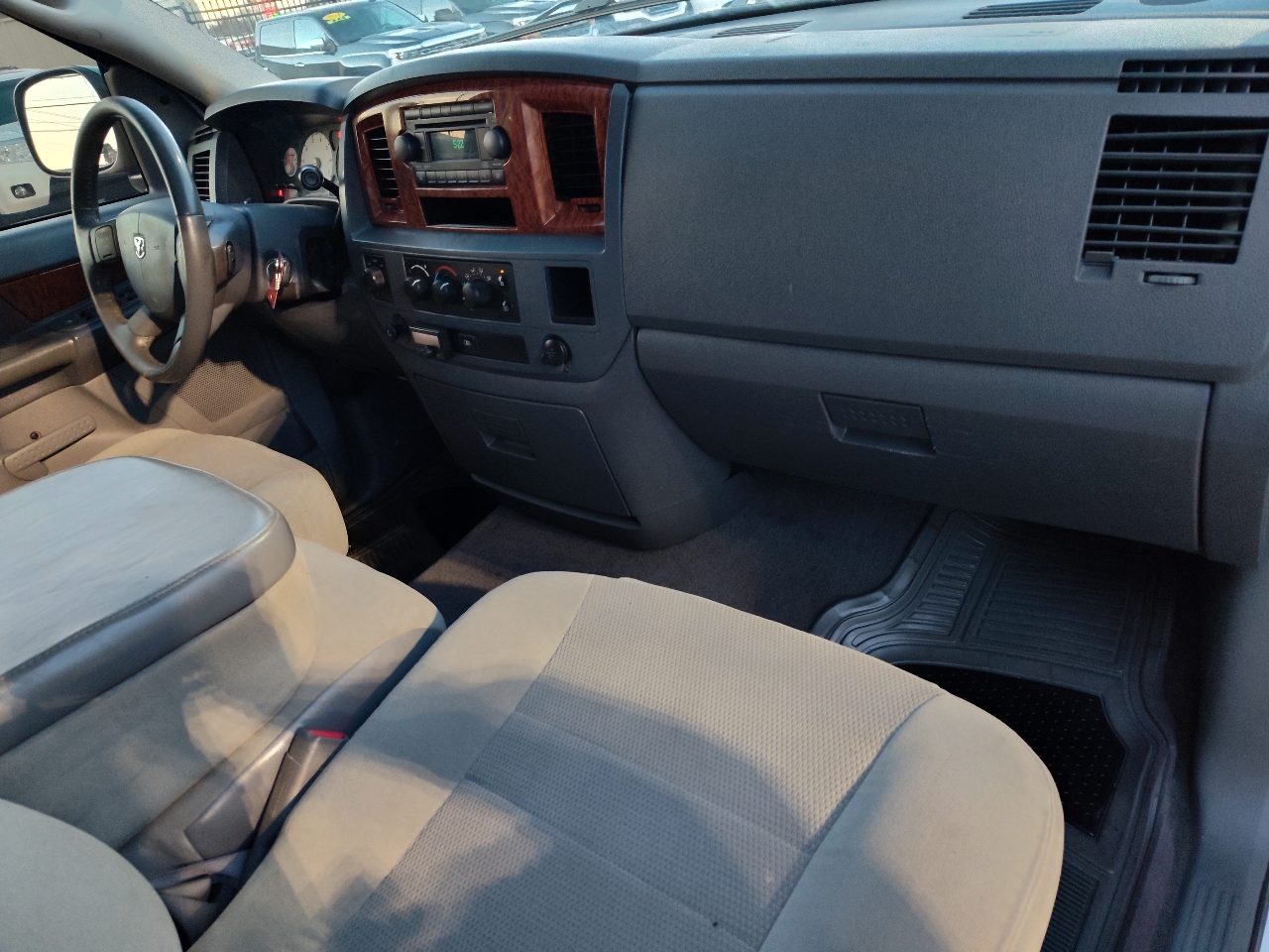 Dodge Ram 1500 SLT Quad Cab 4WD 2006