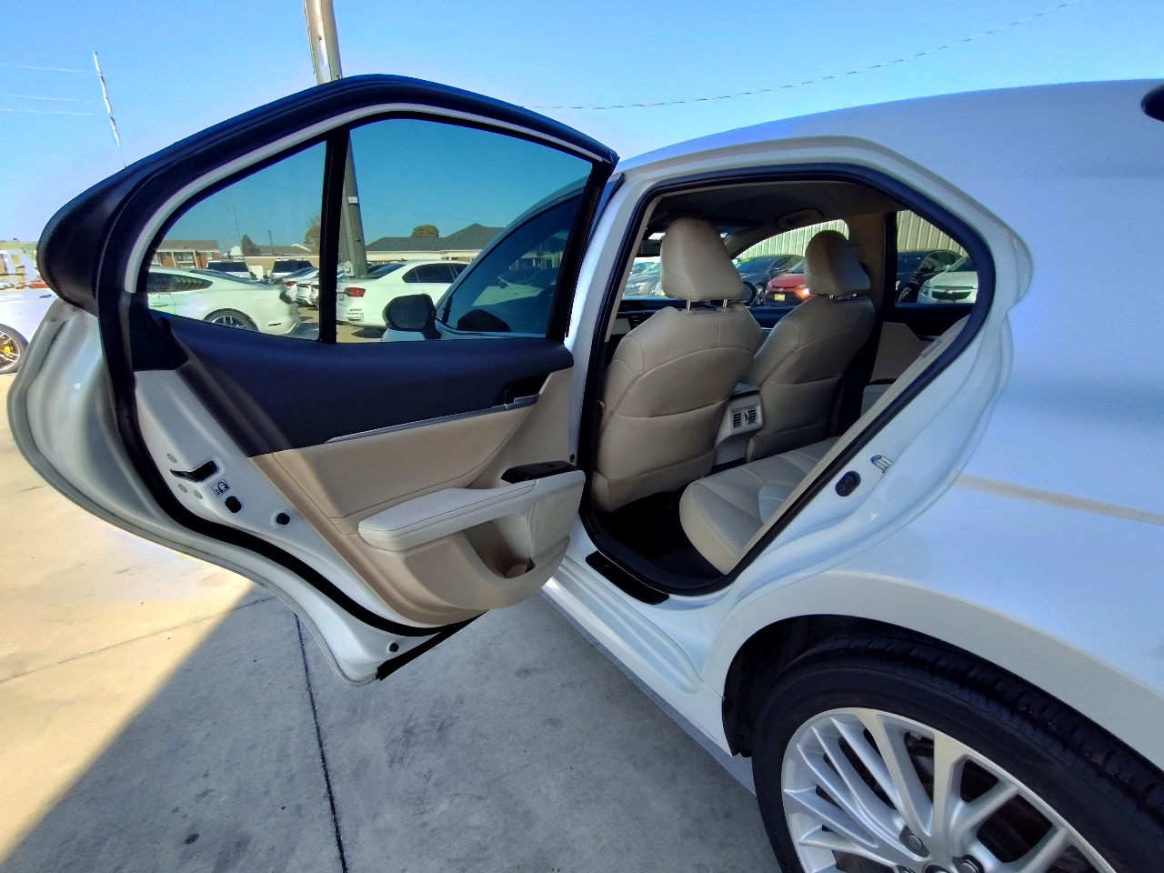 Toyota Camry Hybrid  2018