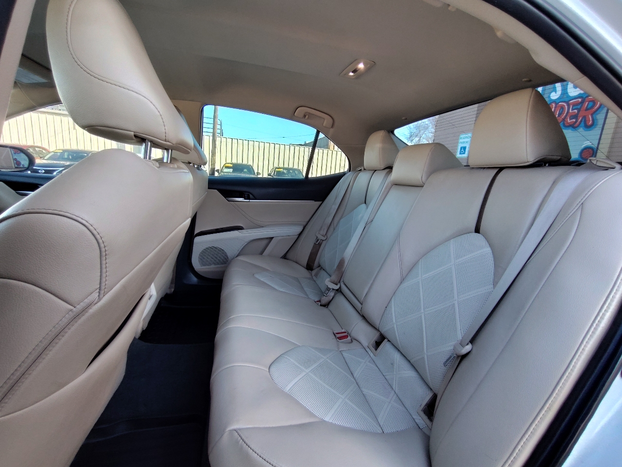 Toyota Camry Hybrid  2018