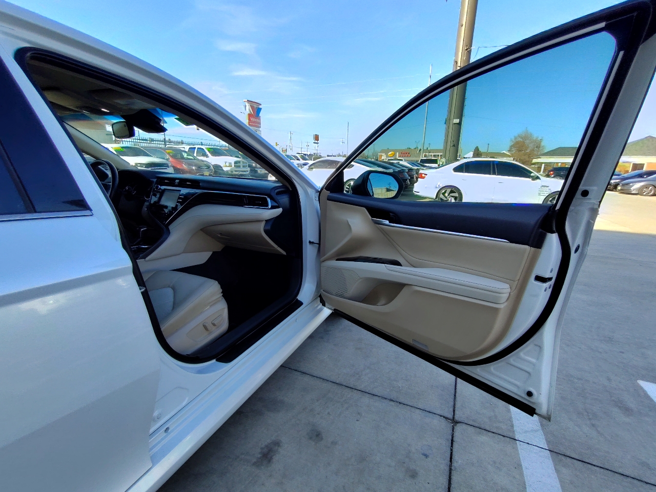 Toyota Camry Hybrid  2018