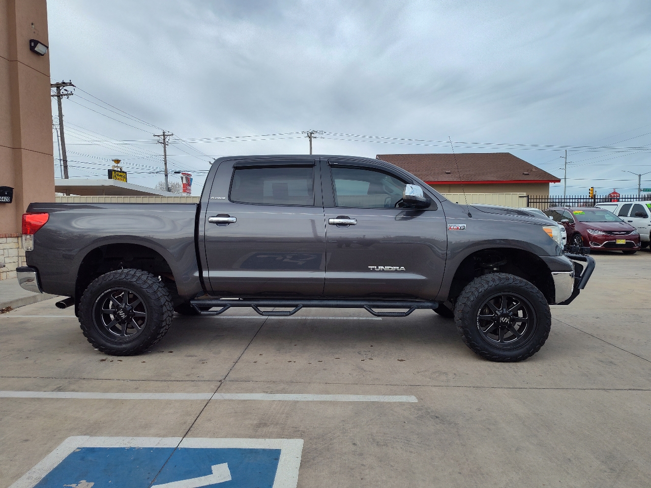 Toyota Tundra Limited 5.7L FFV CrewMax 4WD 2012