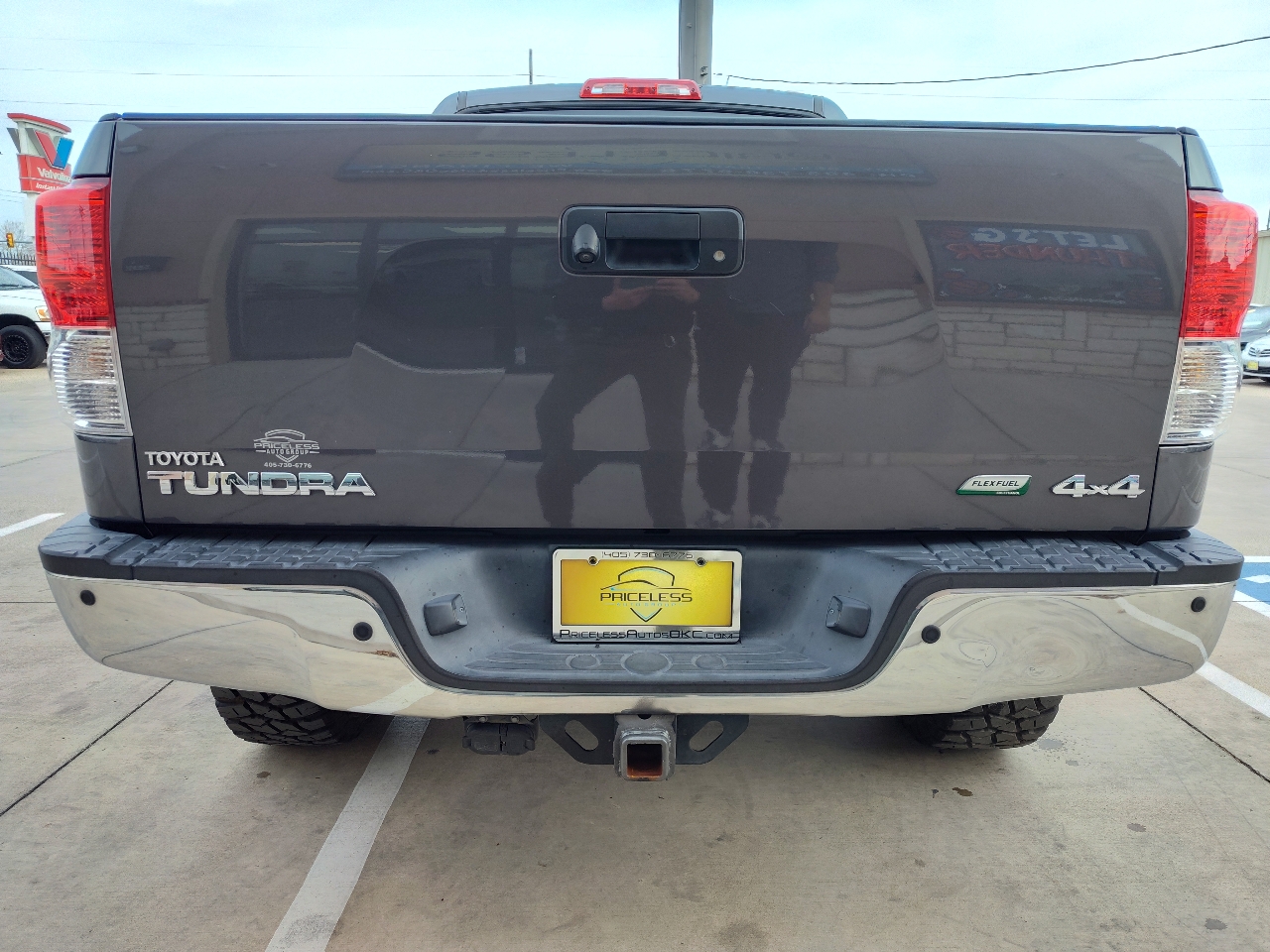 Toyota Tundra Limited 5.7L FFV CrewMax 4WD 2012