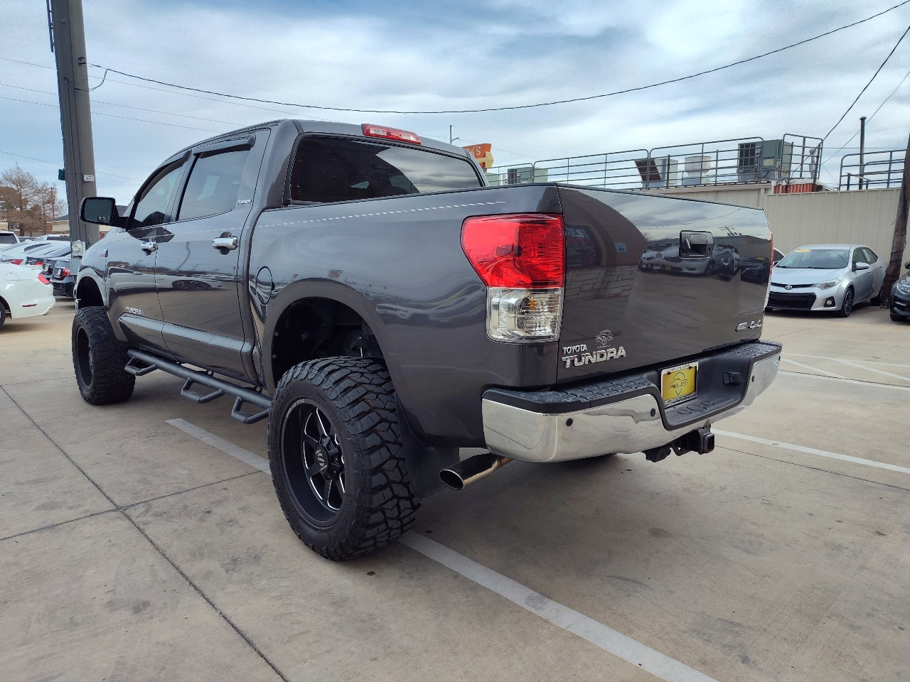 Toyota Tundra Limited 5.7L FFV CrewMax 4WD 2012