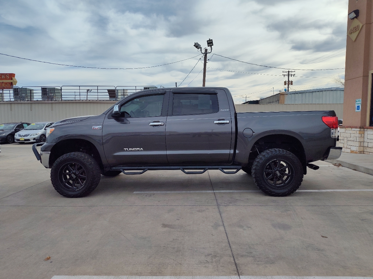 Toyota Tundra Limited 5.7L FFV CrewMax 4WD 2012