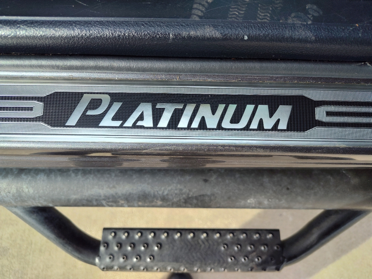 Toyota Tundra Limited 5.7L FFV CrewMax 4WD 2012