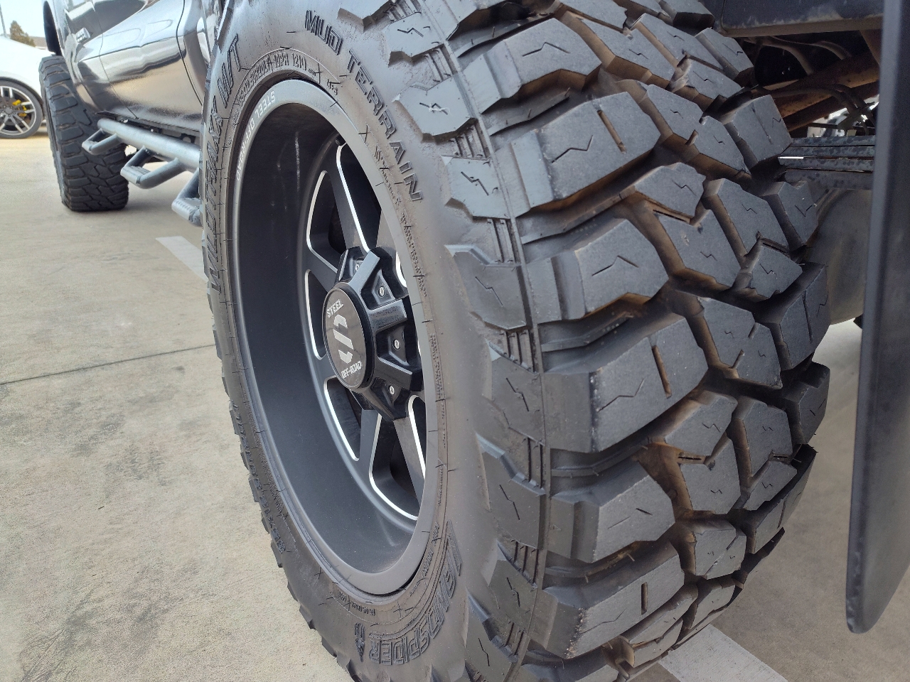 Toyota Tundra Limited 5.7L FFV CrewMax 4WD 2012