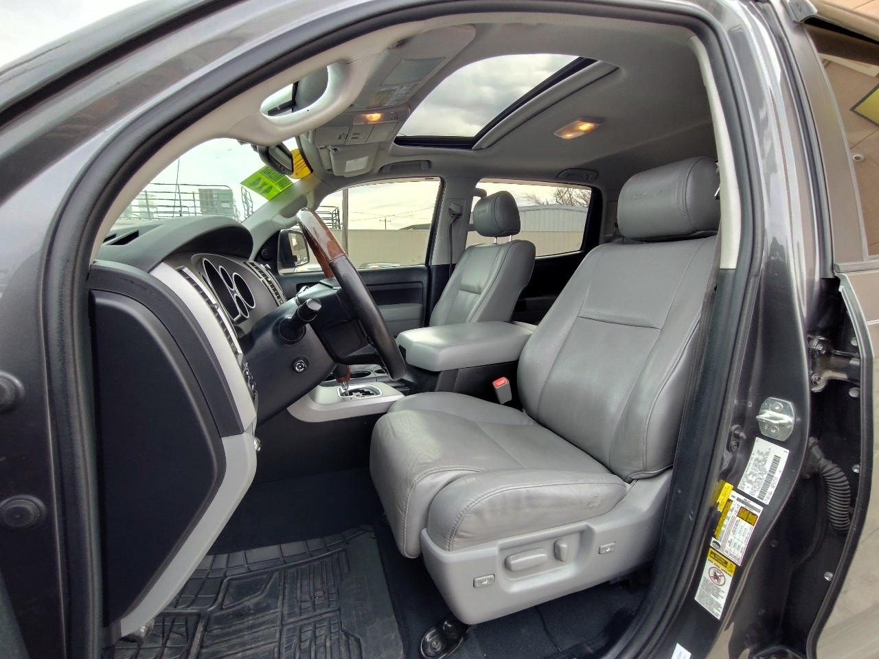 Toyota Tundra Limited 5.7L FFV CrewMax 4WD 2012