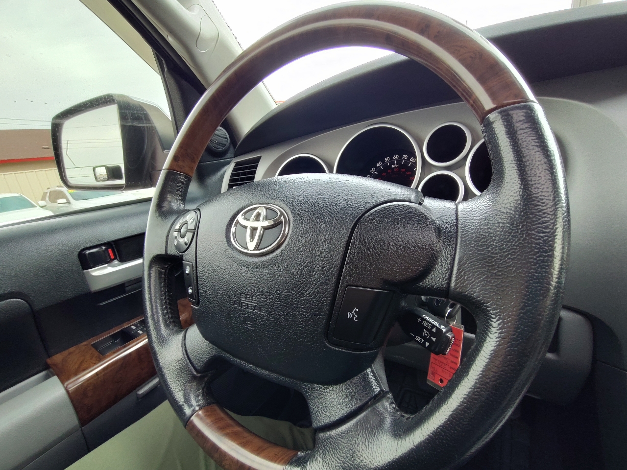 Toyota Tundra Limited 5.7L FFV CrewMax 4WD 2012