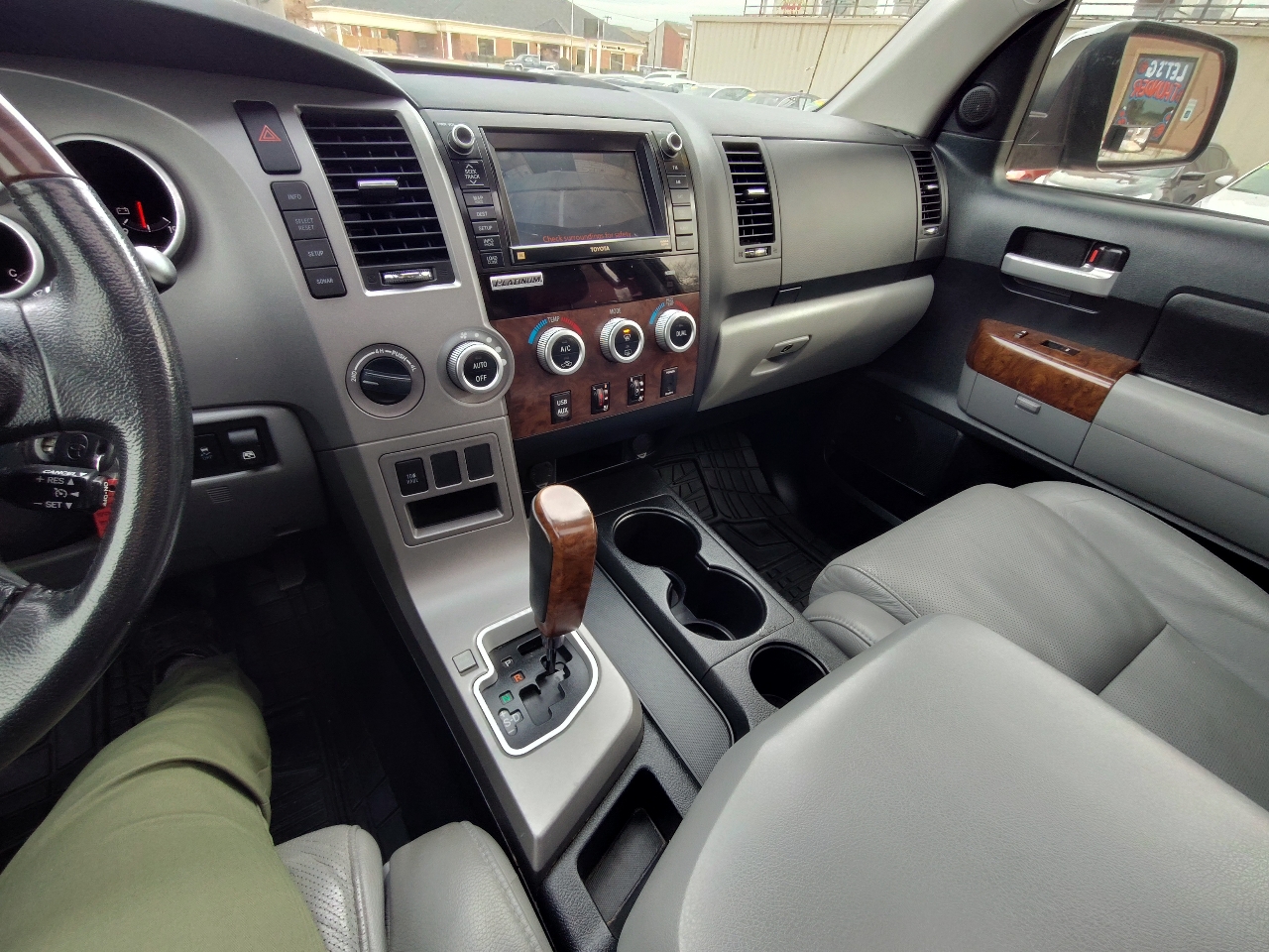 Toyota Tundra Limited 5.7L FFV CrewMax 4WD 2012