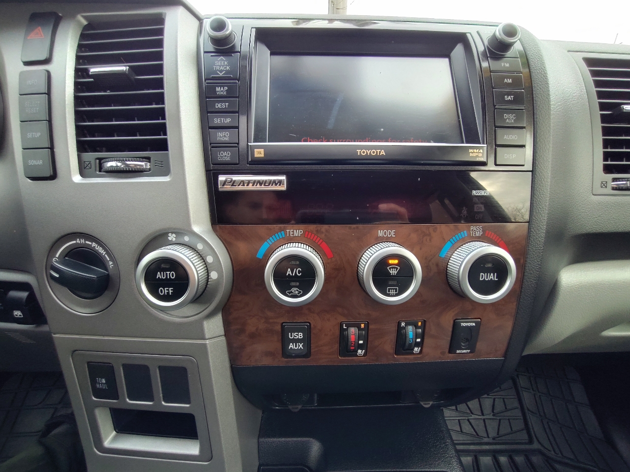 Toyota Tundra Limited 5.7L FFV CrewMax 4WD 2012