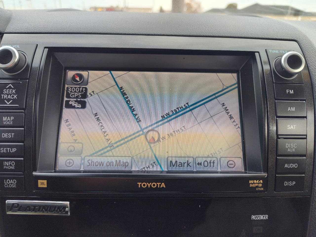 Toyota Tundra Limited 5.7L FFV CrewMax 4WD 2012