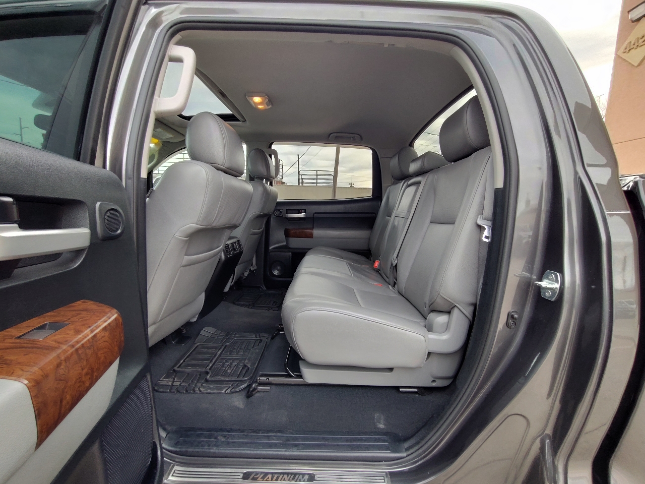 Toyota Tundra Limited 5.7L FFV CrewMax 4WD 2012