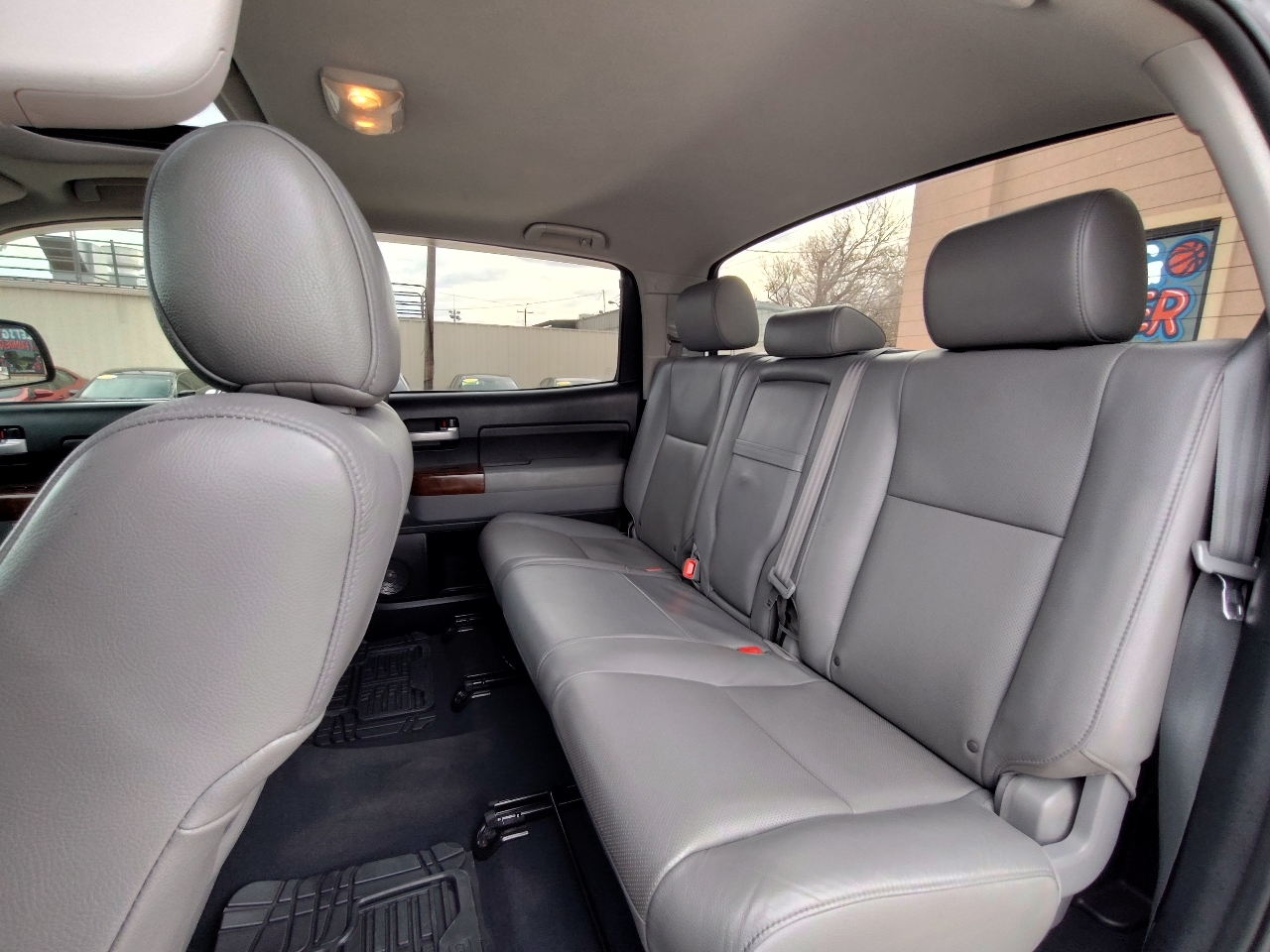 Toyota Tundra Limited 5.7L FFV CrewMax 4WD 2012