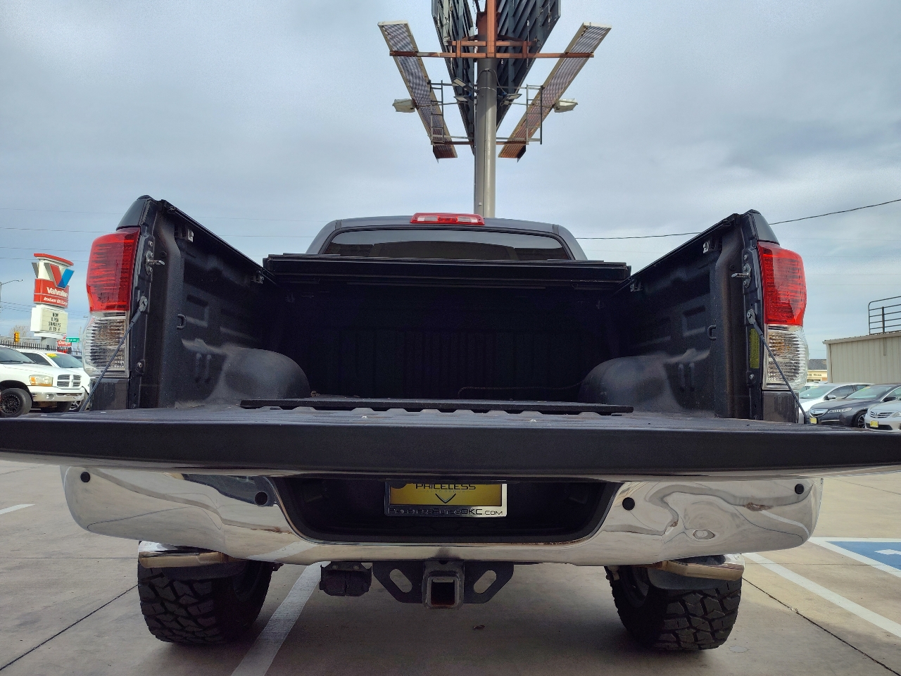 Toyota Tundra Limited 5.7L FFV CrewMax 4WD 2012