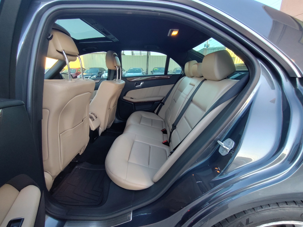 Mercedes-Benz E-Class E350 Luxury Sedan 2013