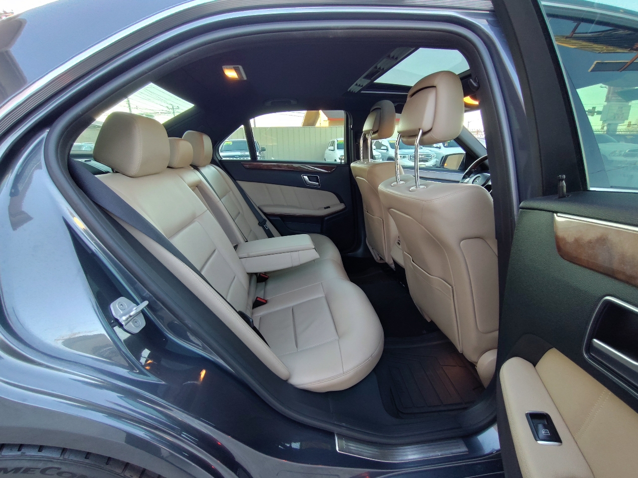 Mercedes-Benz E-Class E350 Luxury Sedan 2013