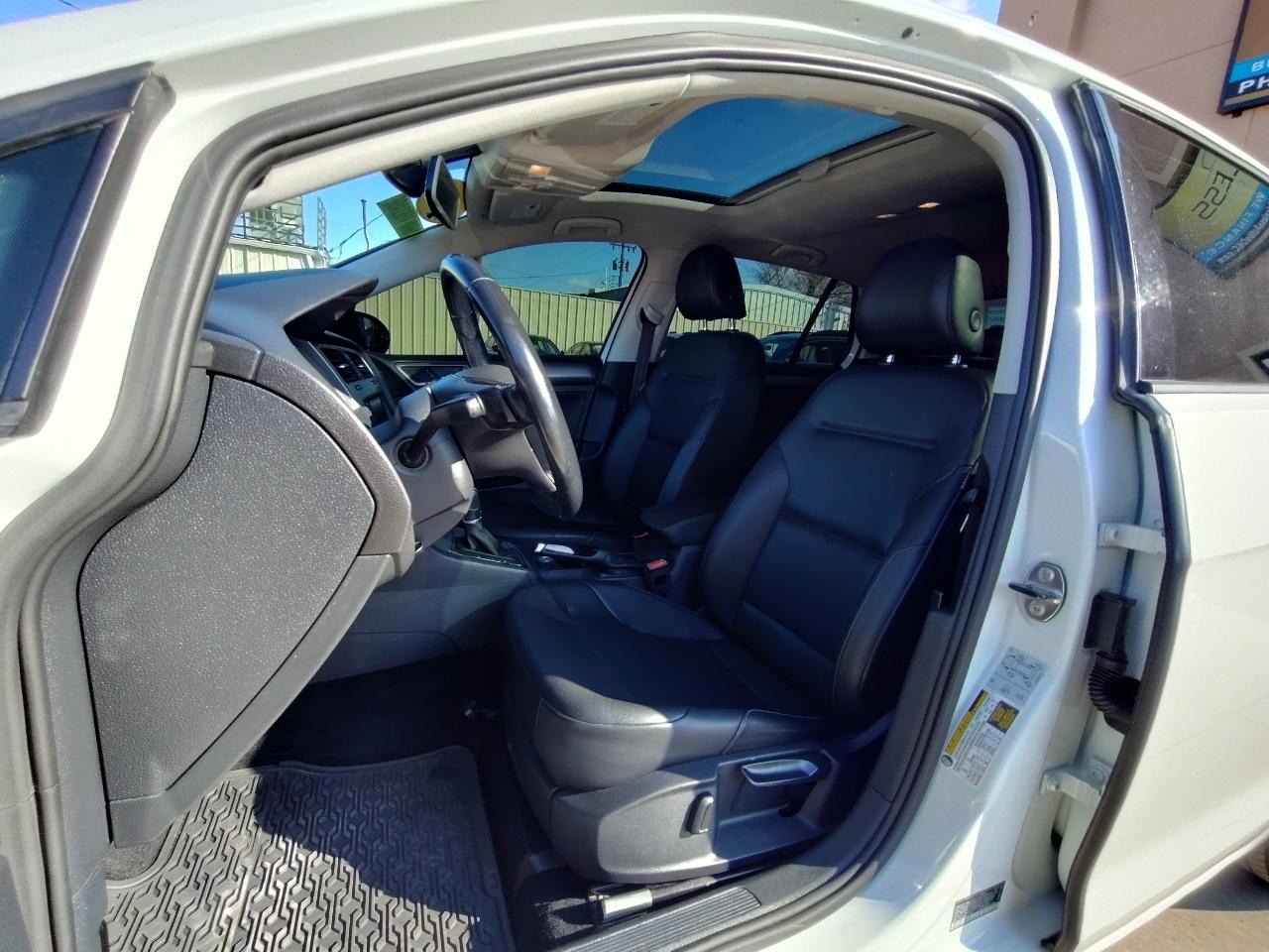 Volkswagen Golf  2016